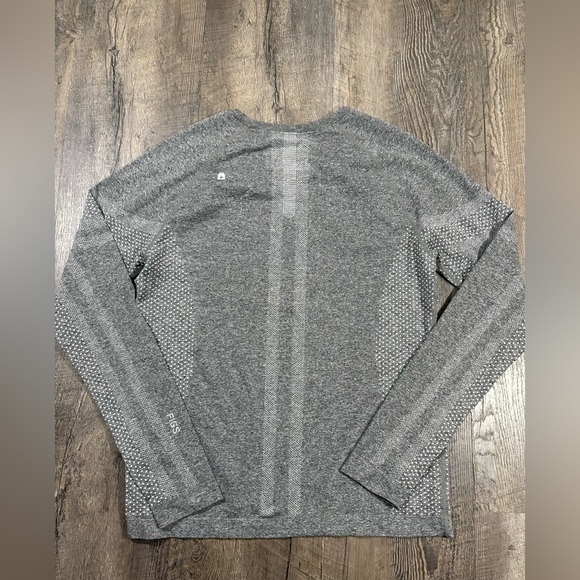 FIGS Salta Seamless Underscrub Womens Shirt - Picture 2 of 6